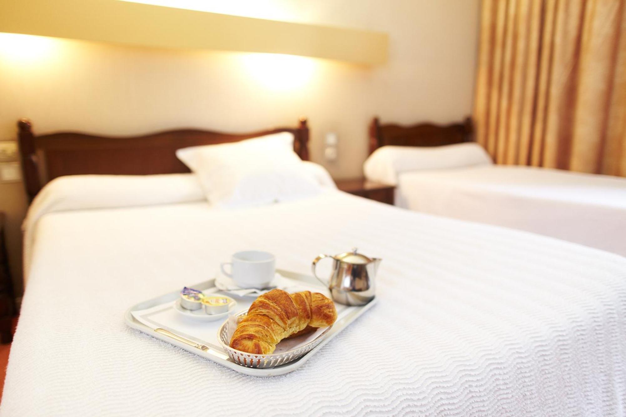 Hotel De Paris Bagneres-de-Luchon Phòng bức ảnh