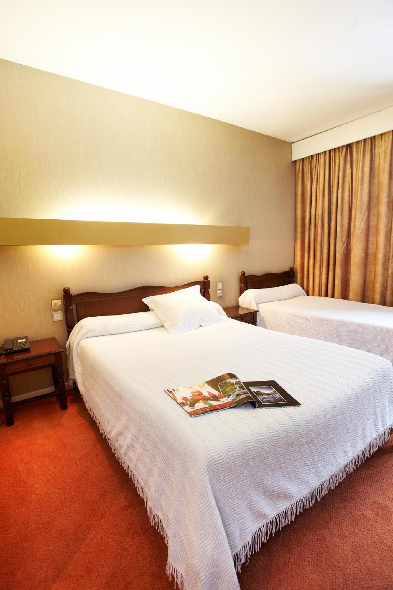 Hotel De Paris Bagneres-de-Luchon Phòng bức ảnh