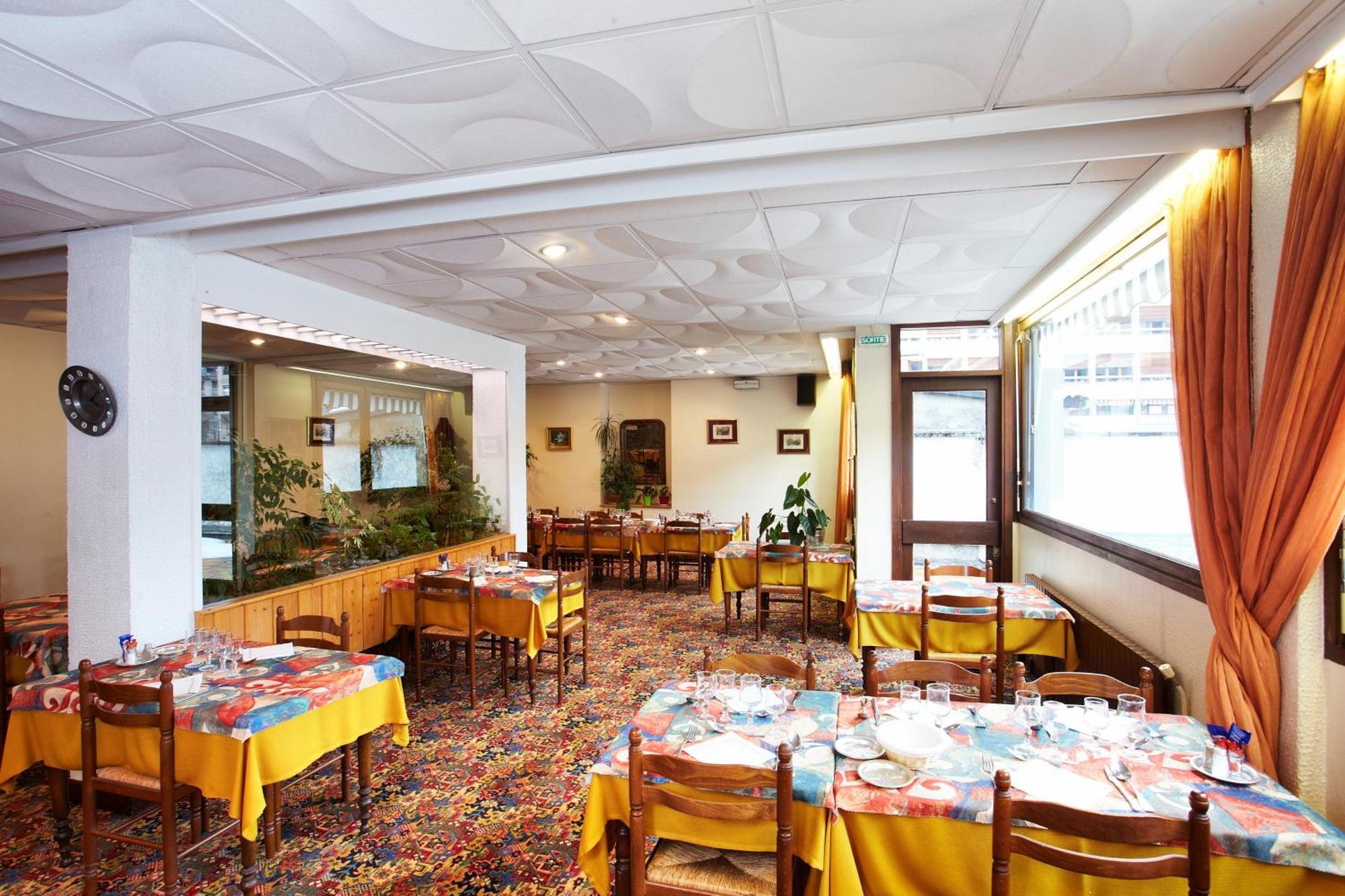 Hotel De Paris Bagneres-de-Luchon Ngoại thất bức ảnh